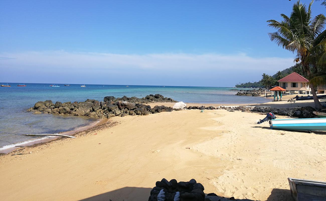 Фото Coral Beach Tioman с серый песок поверхностью