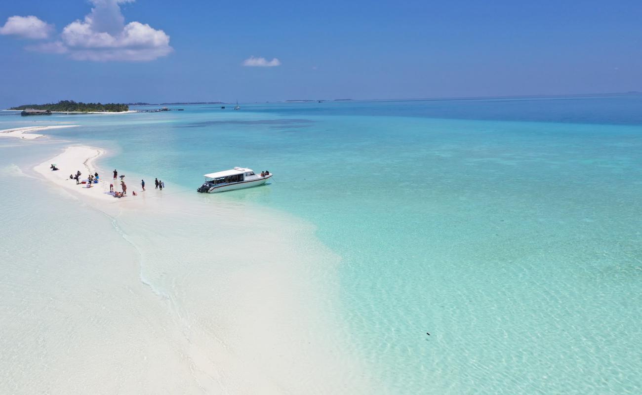 Фото Long Beach Dhigurashu Thun'di с белый чистый песок поверхностью