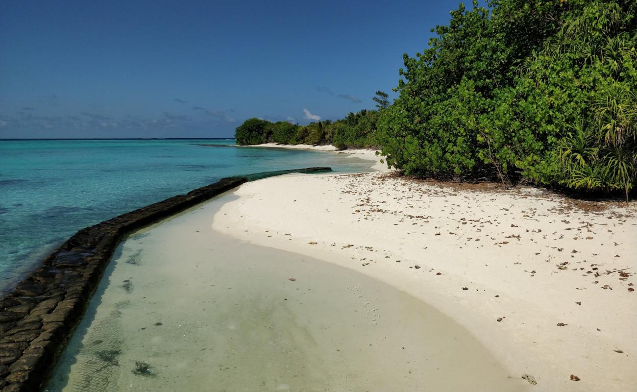 Фото Rasfari island с белый песок поверхностью