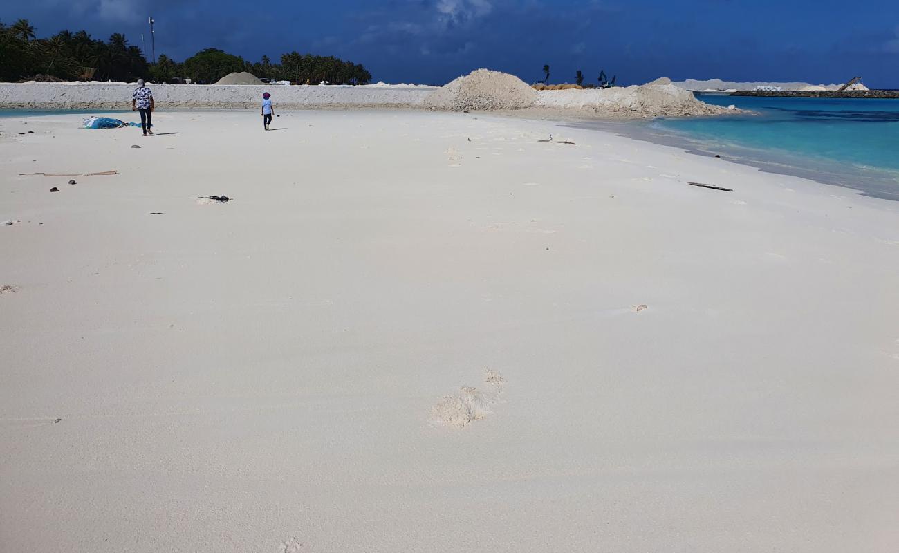 Фото Fulhadhoo Thundi Beach с белый песок поверхностью