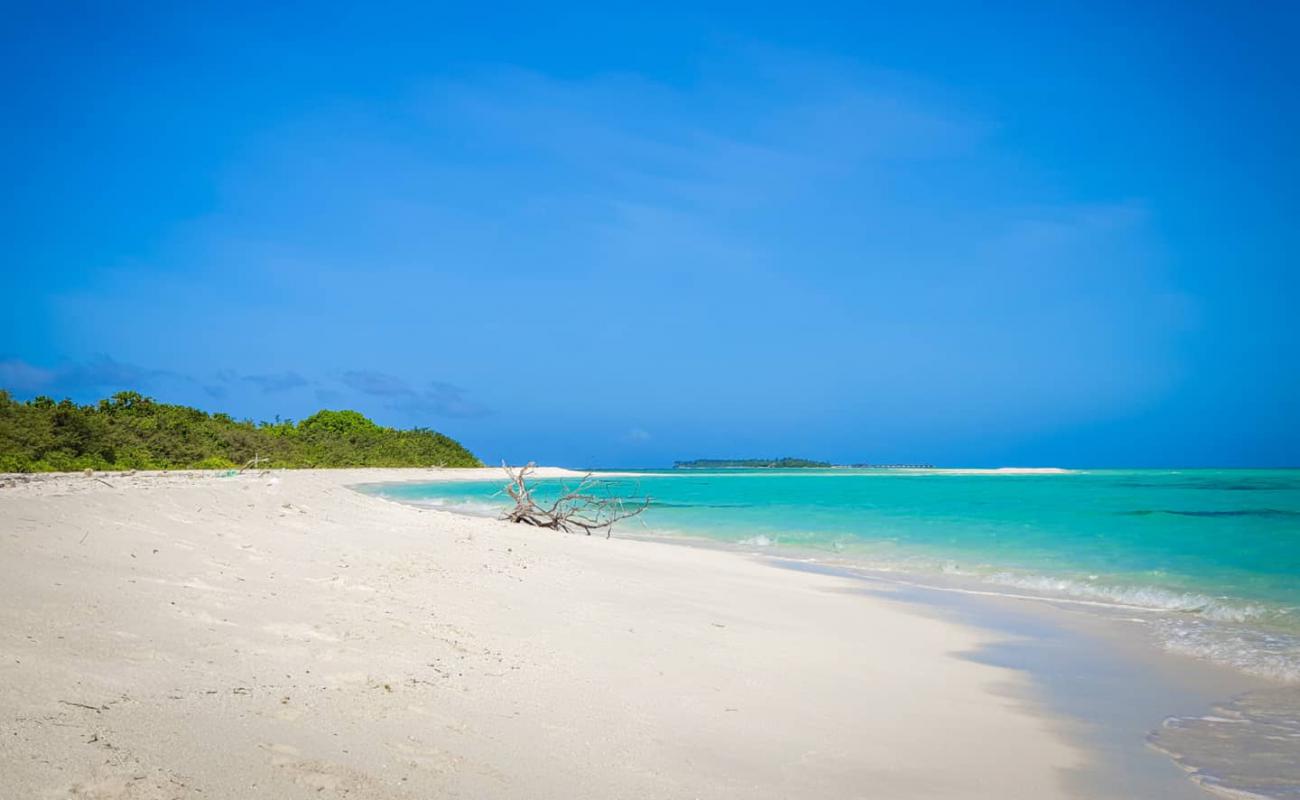 Фото Dhidhdhoo Island Beach с светлый песок поверхностью