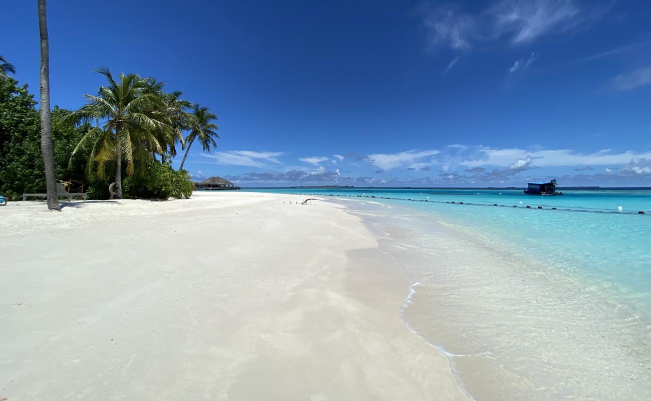 Фото Huruvalhi Island Beach с светлый песок поверхностью