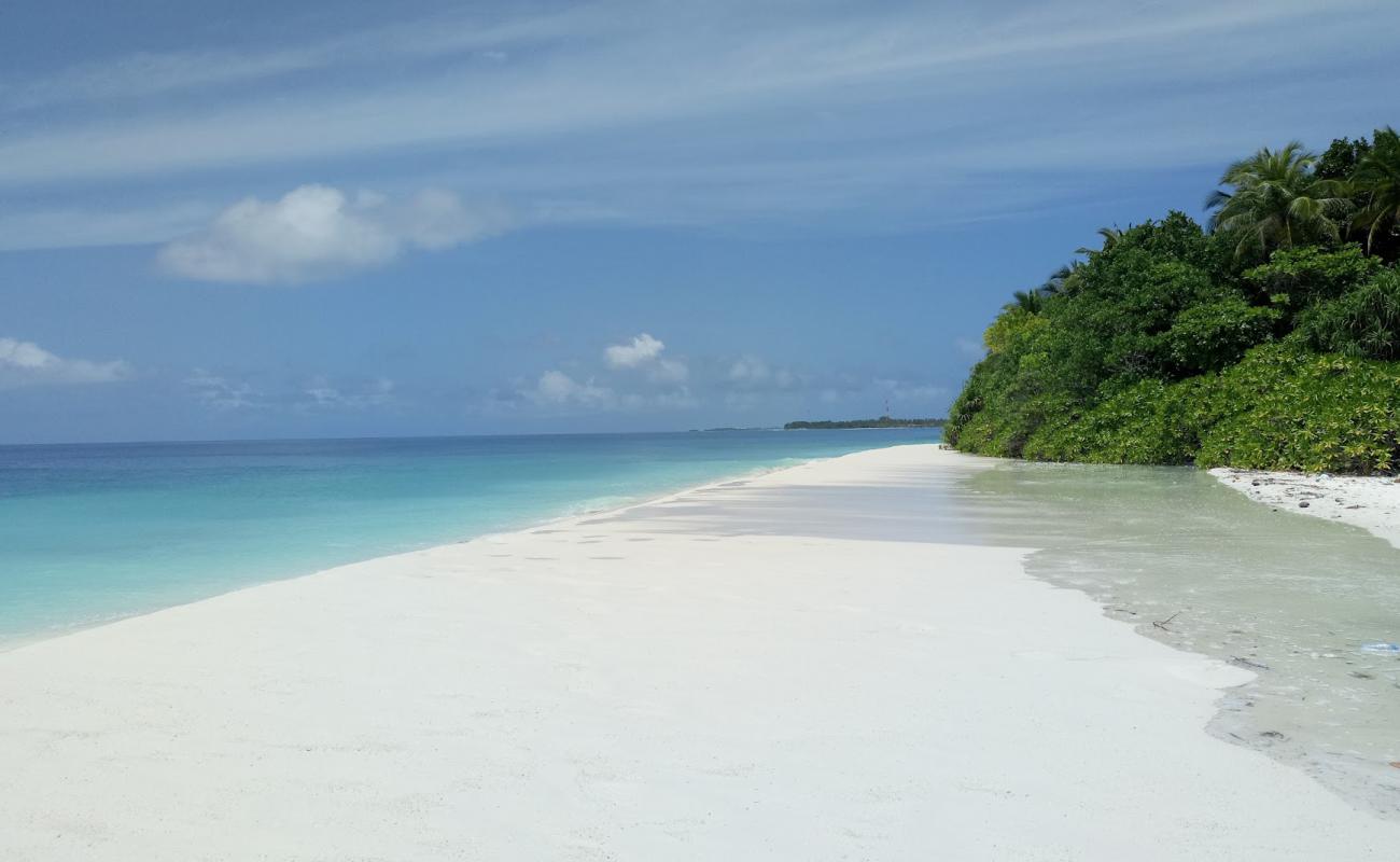 Фото Ungulu Island Beach с светлый песок поверхностью