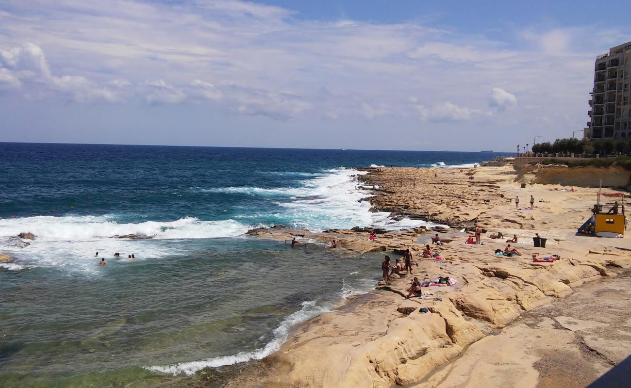 Фото Fond Ghadir Beach с камни поверхностью