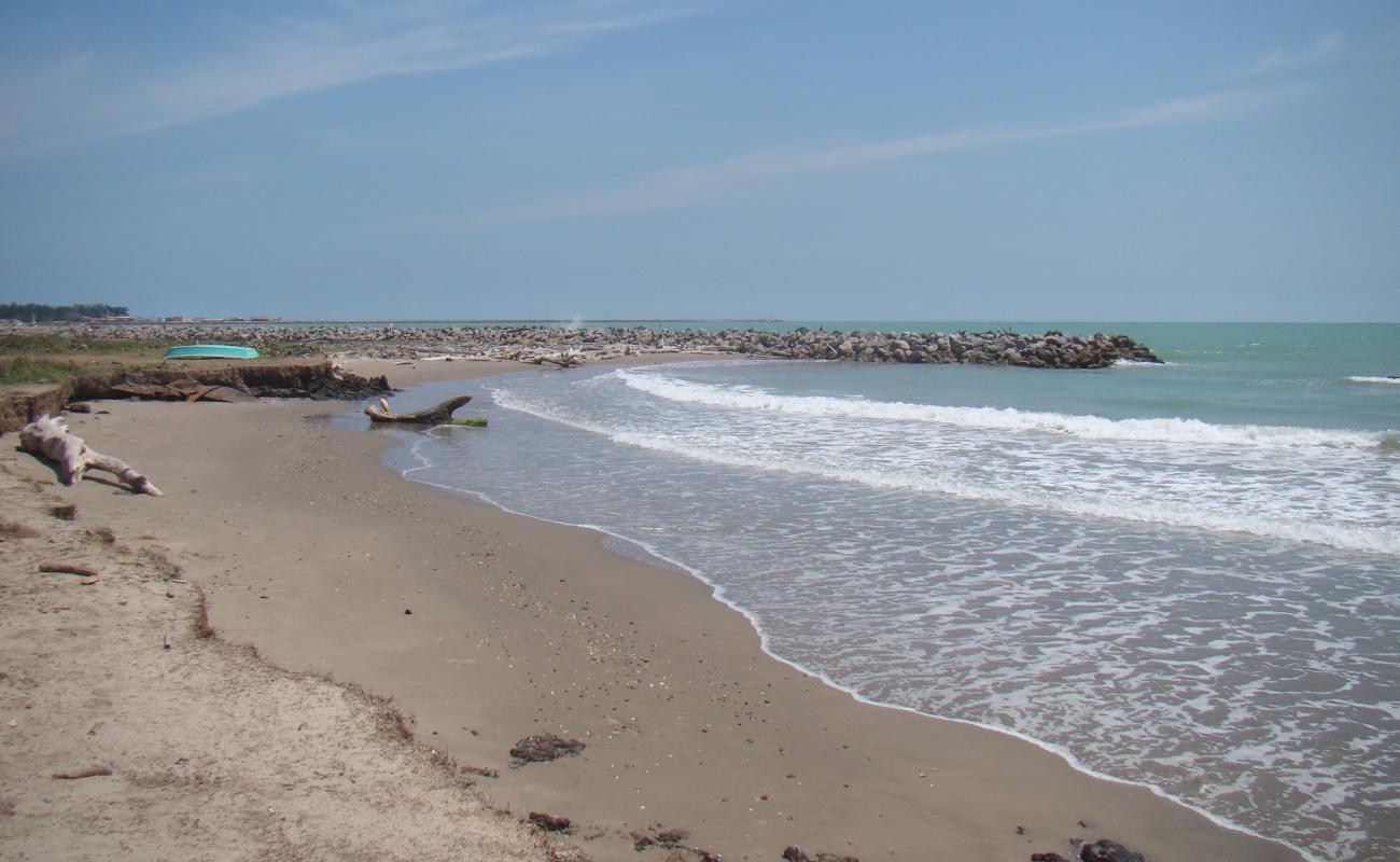 Фото Playa El Chachalaco с светлый песок поверхностью