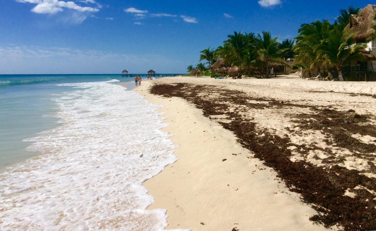 Фото Playa Xcalacoco с золотистый песок поверхностью