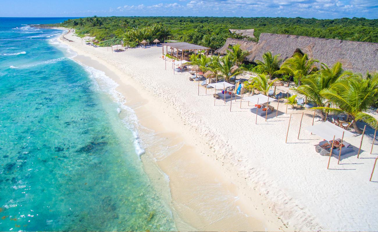 Фото Punta Venado beach с золотистый песок поверхностью