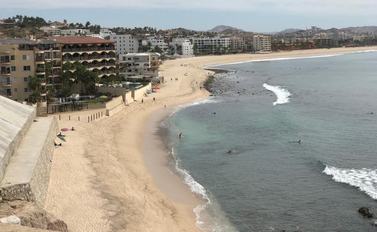 Фото Playa Acapulquito с золотистый песок поверхностью