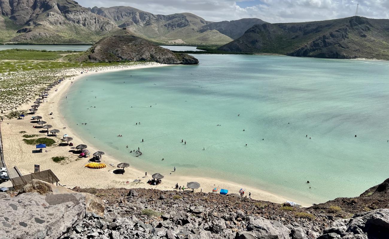 Фото Playa Balandra с золотистый песок поверхностью