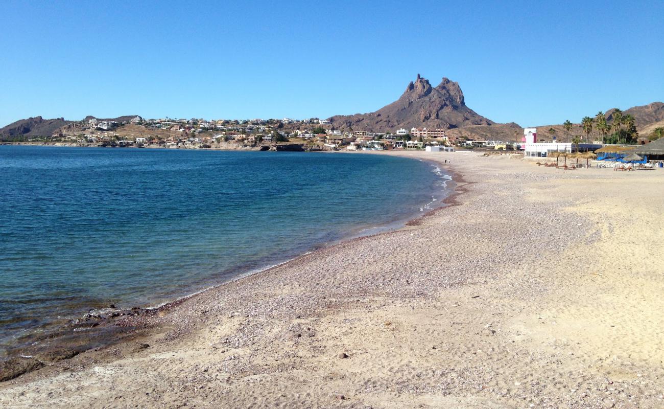 Фото La Posada beach с белая чистая галька поверхностью