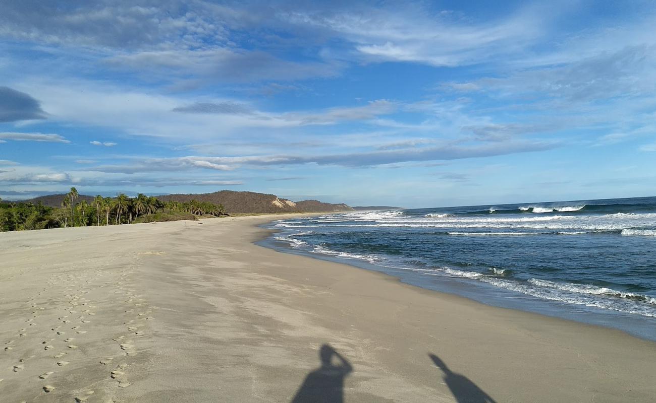 Фото Barra de La Cruz с золотистый песок поверхностью