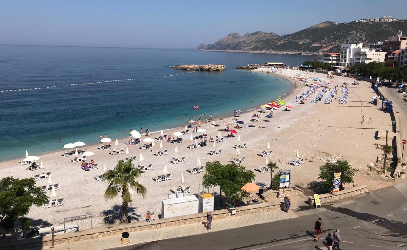 Фото Veliki Pijesak beach с белая чистая галька поверхностью