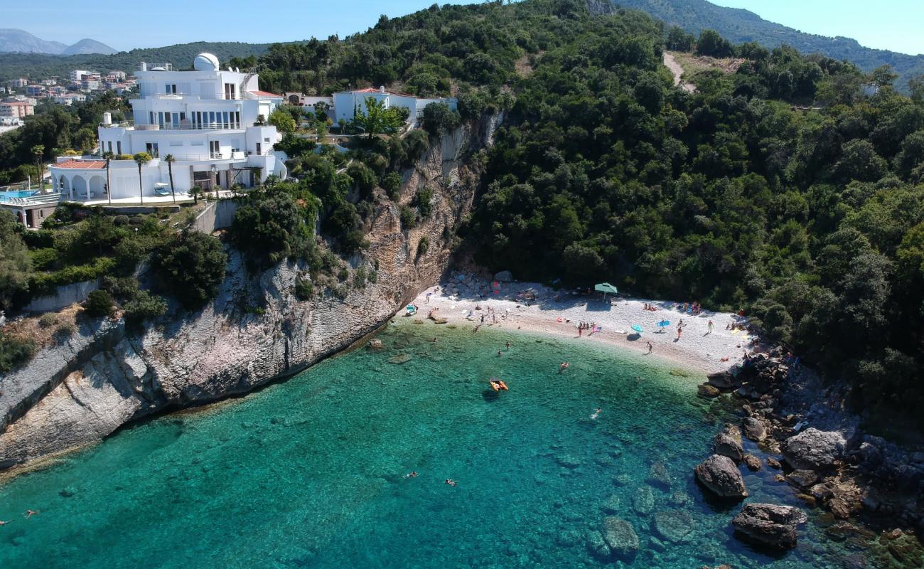 Фото Vedranov beach с белая галька поверхностью