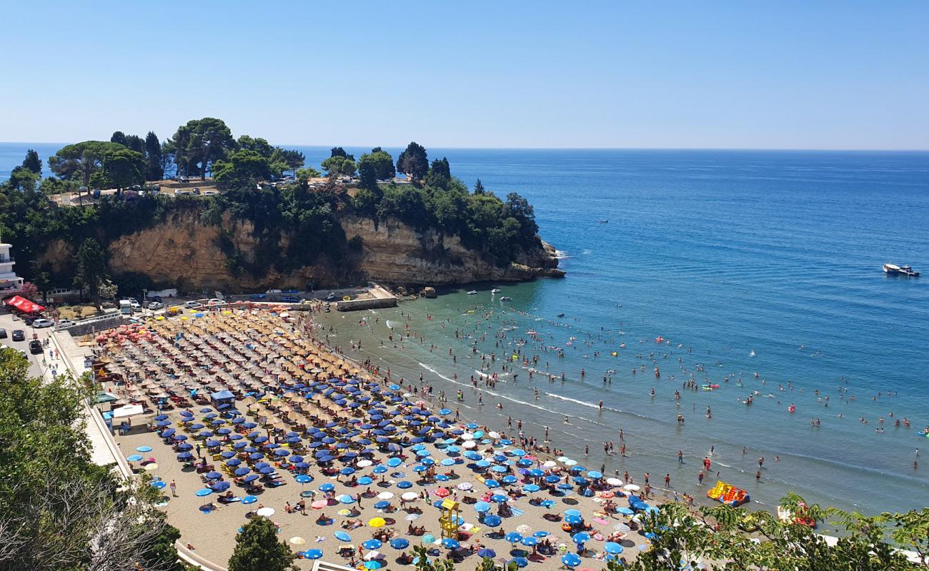 Фото Ulcinj small beach с серый чистый песок поверхностью