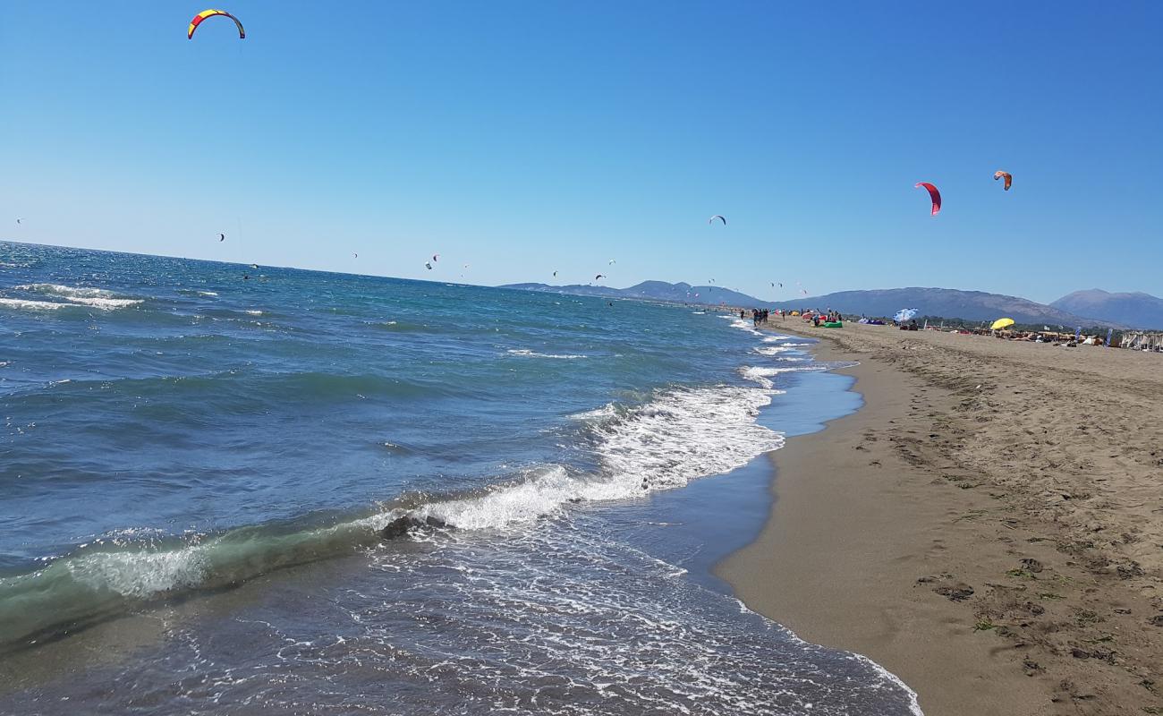 Фото Doni Stoj beach с серый чистый песок поверхностью