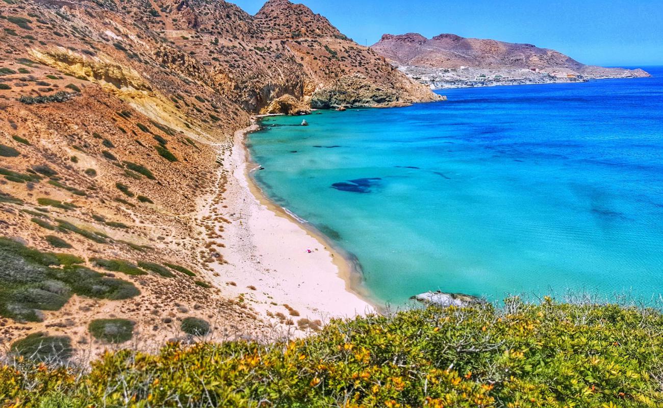 Фото Tibouda beach с светлый песок поверхностью