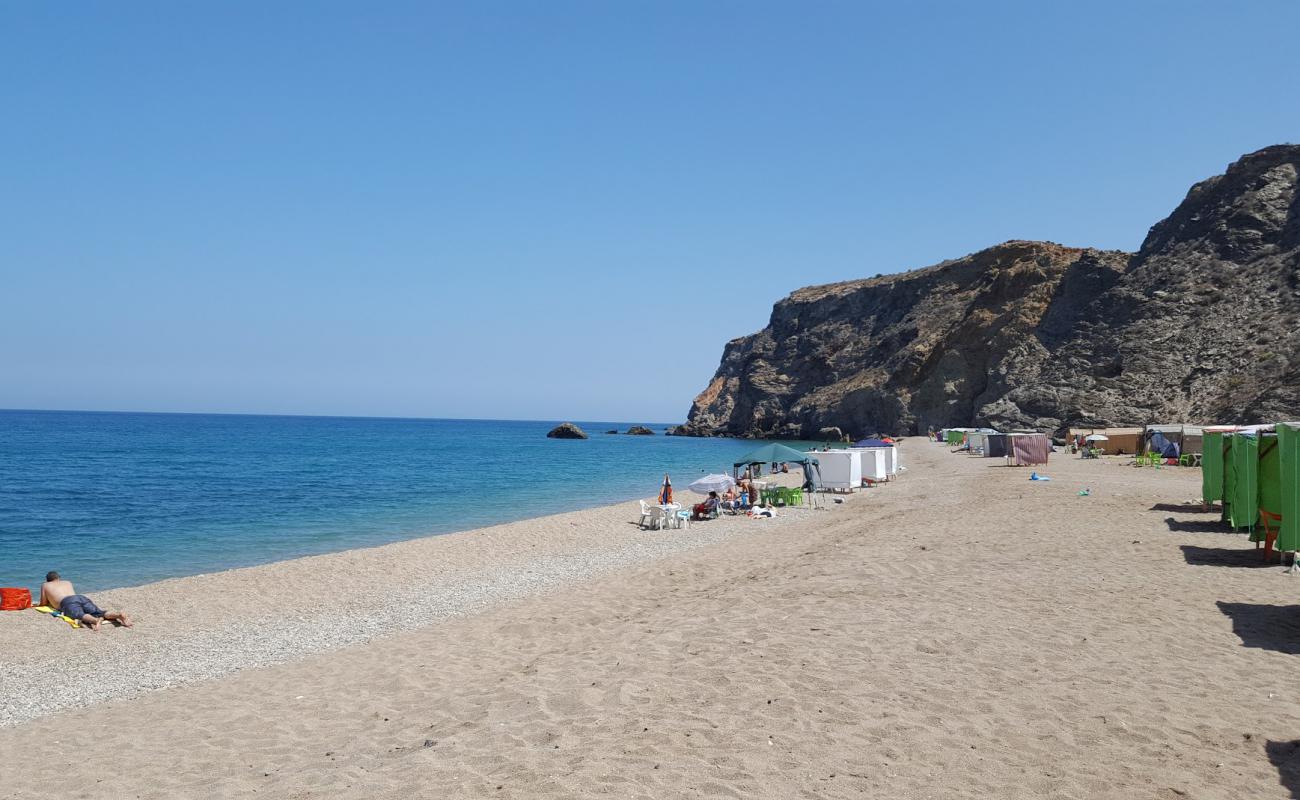 Фото Plage Abdouna с серая чистая галька поверхностью