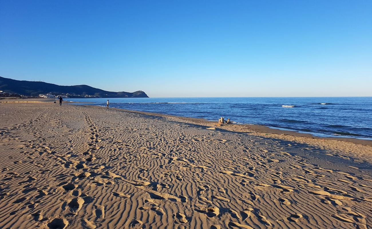 Фото Plage de Cabo Negro с золотистый песок поверхностью