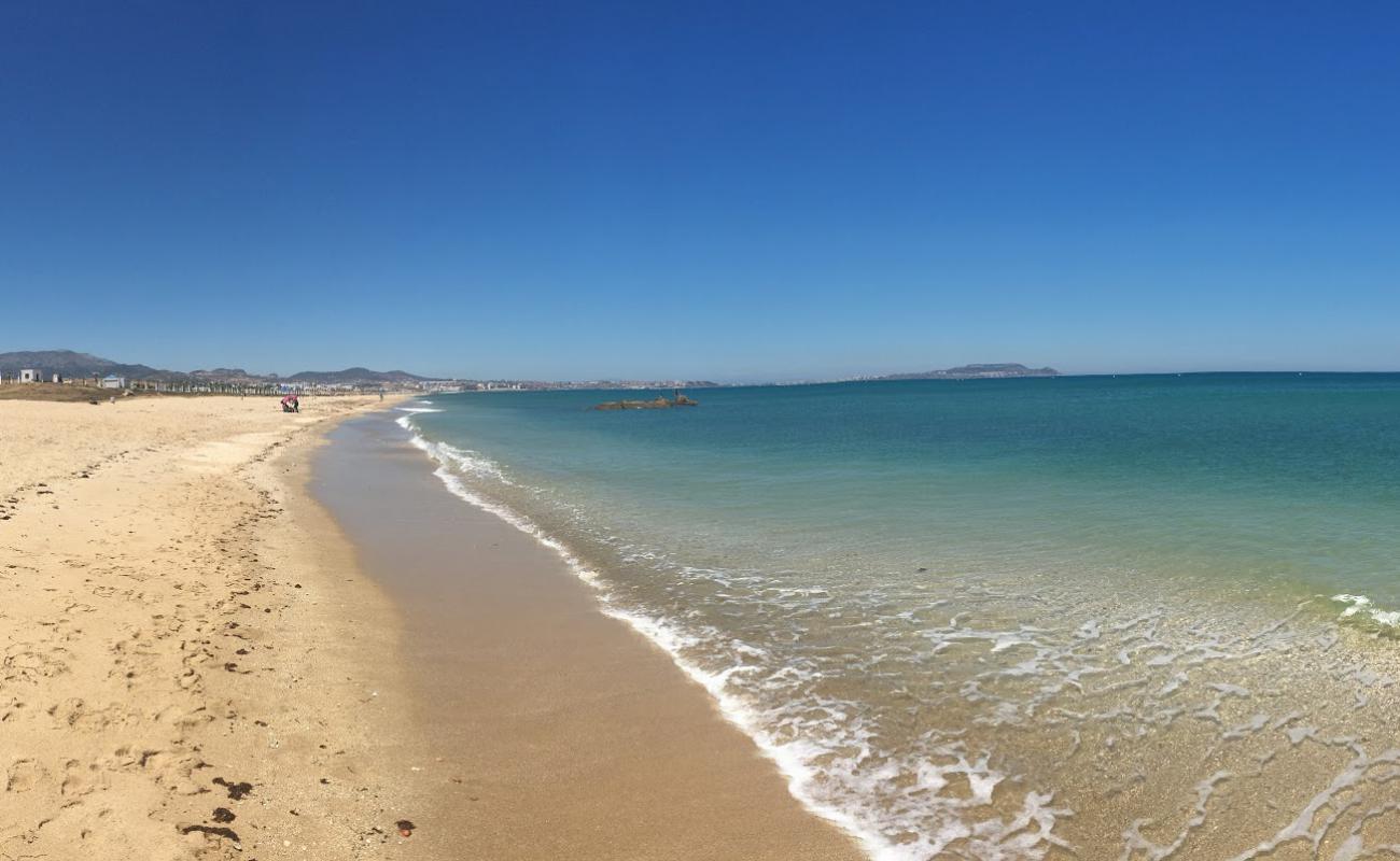 Фото Plage Riffiine с светлый песок поверхностью