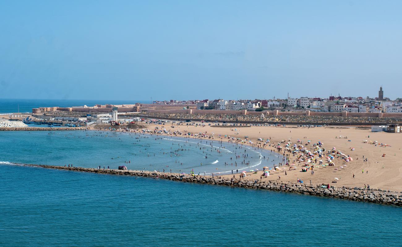 Фото Sale Beach с золотистый песок поверхностью