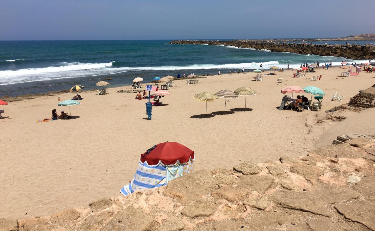 Фото Rabat Beach с золотистый песок поверхностью