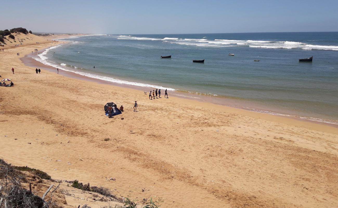 Фото Plage Mriziga с золотистый песок поверхностью