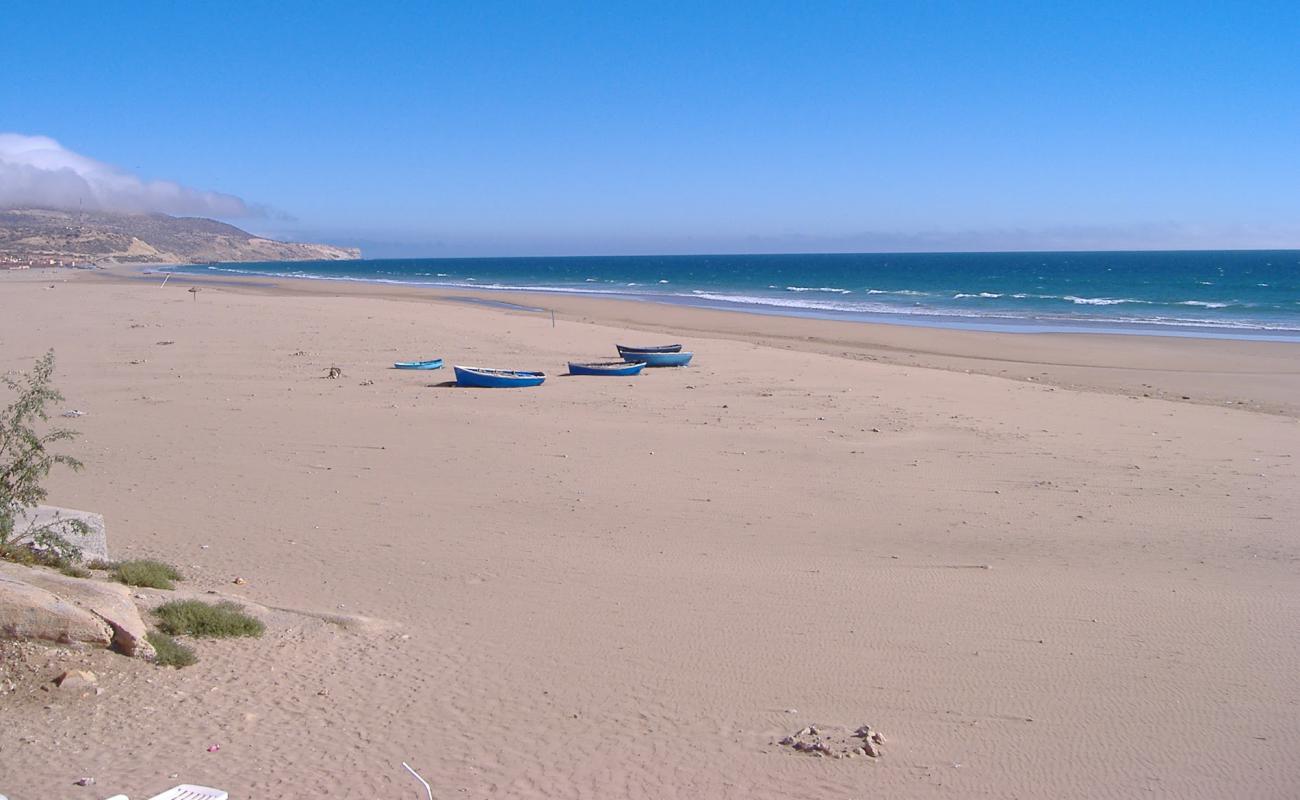 Фото Plage Aghroud с золотистый песок поверхностью