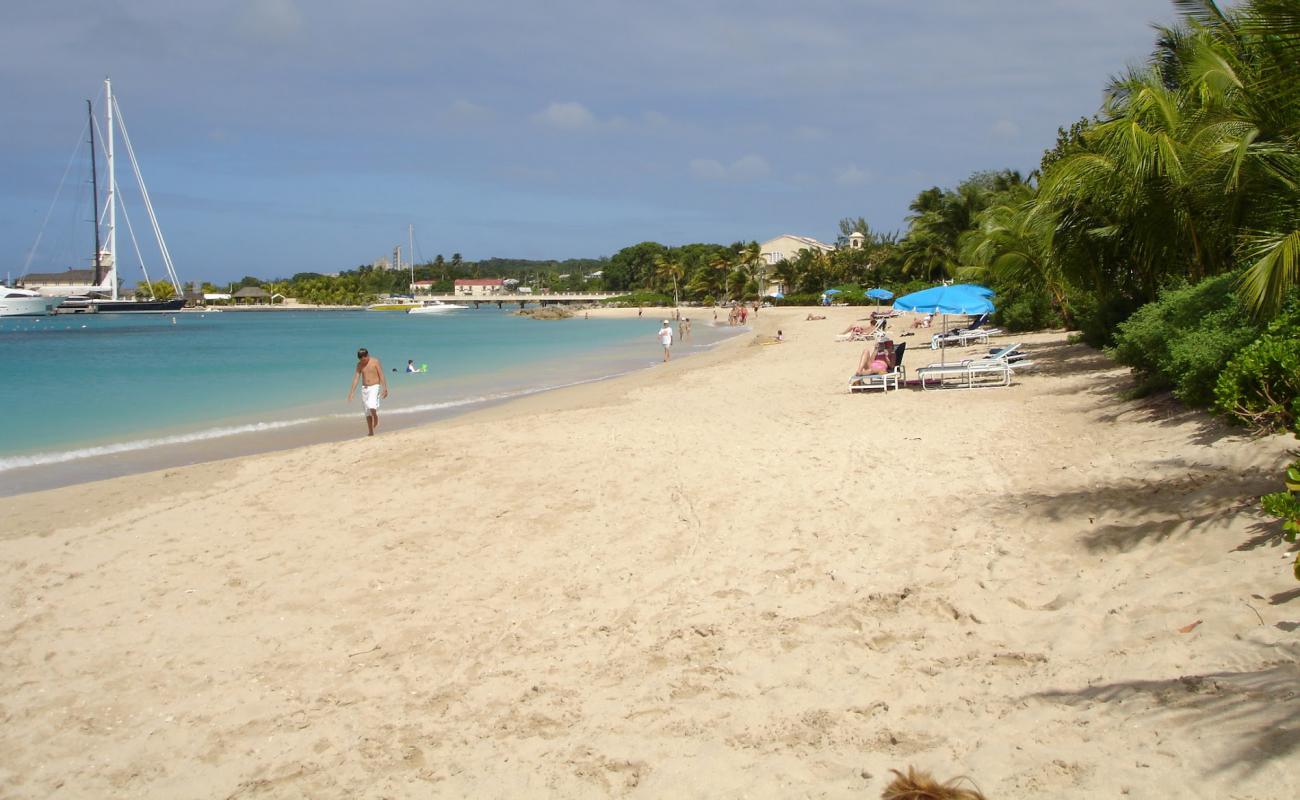 Фото Heywoods beach II с золотистый песок поверхностью