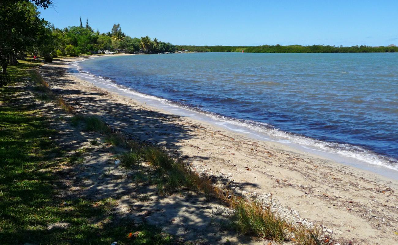 Фото Plage et Camping "Aire de Foue" с светлый песок поверхностью