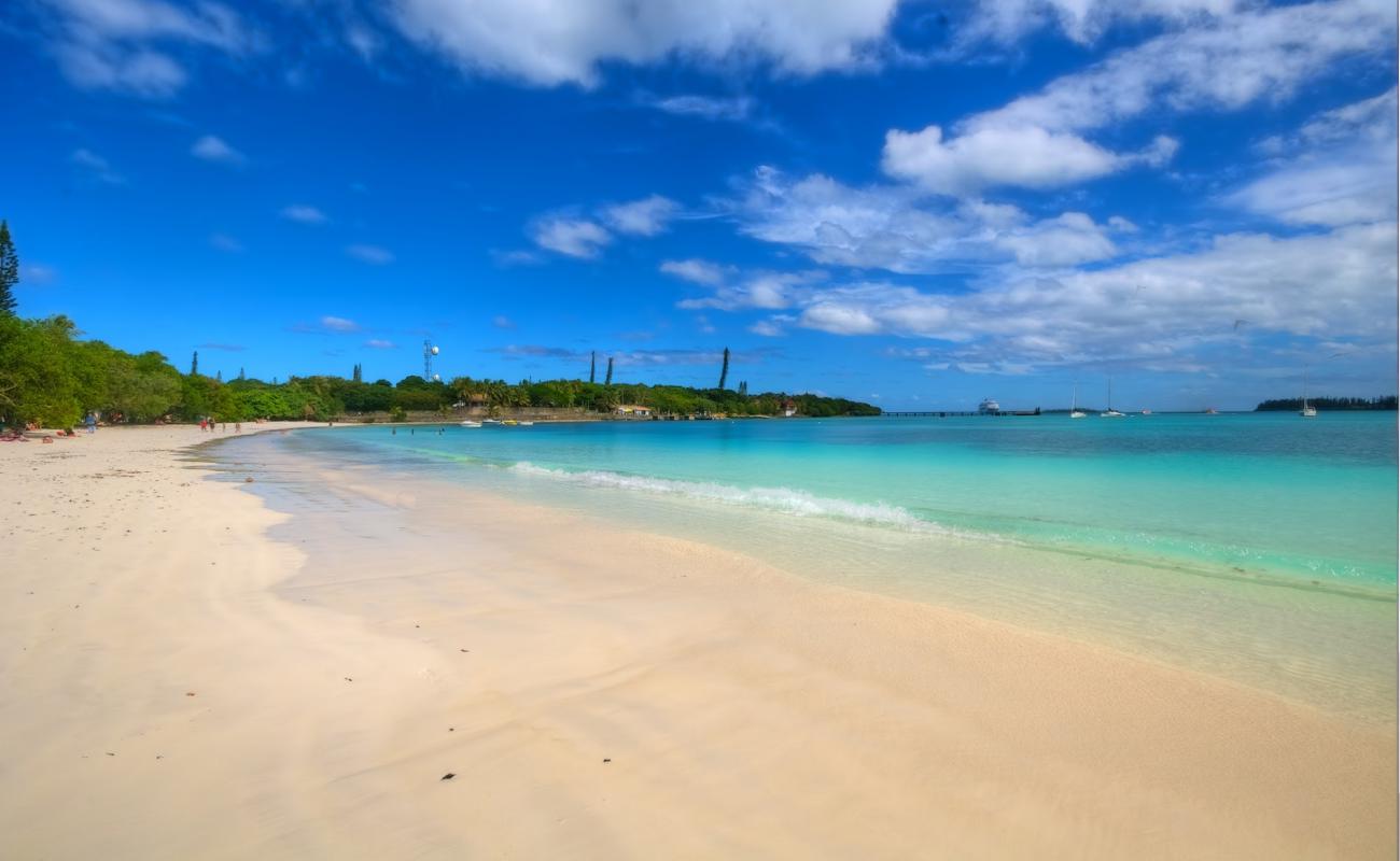 Фото Plage de Kuto с белый чистый песок поверхностью