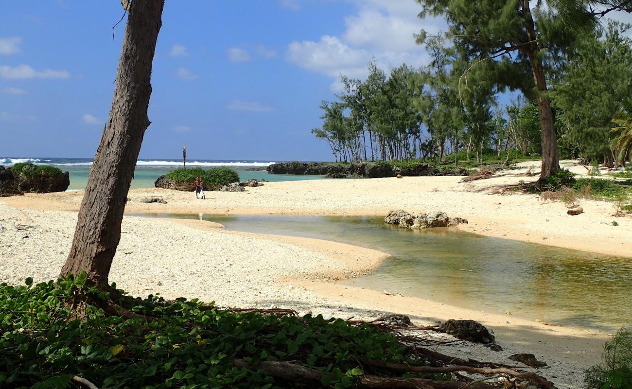 Фото Emaal Lahkeh Nap Beach с светлый песок поверхностью