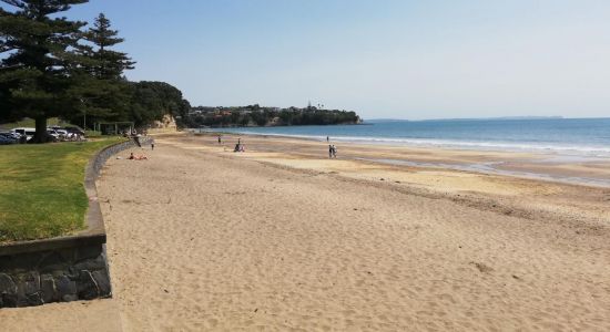 Mairangi Bay Beach