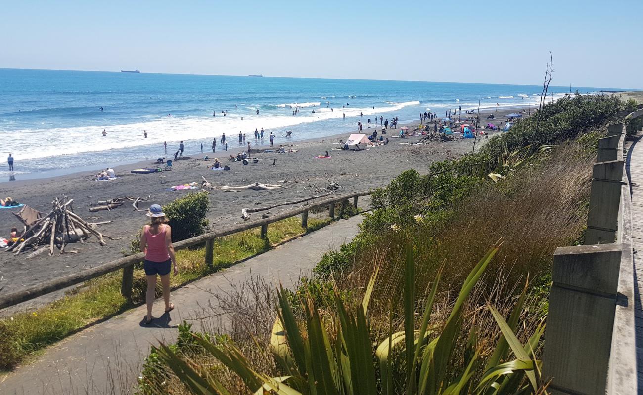 Фото Fitzroy Beach с серый песок поверхностью