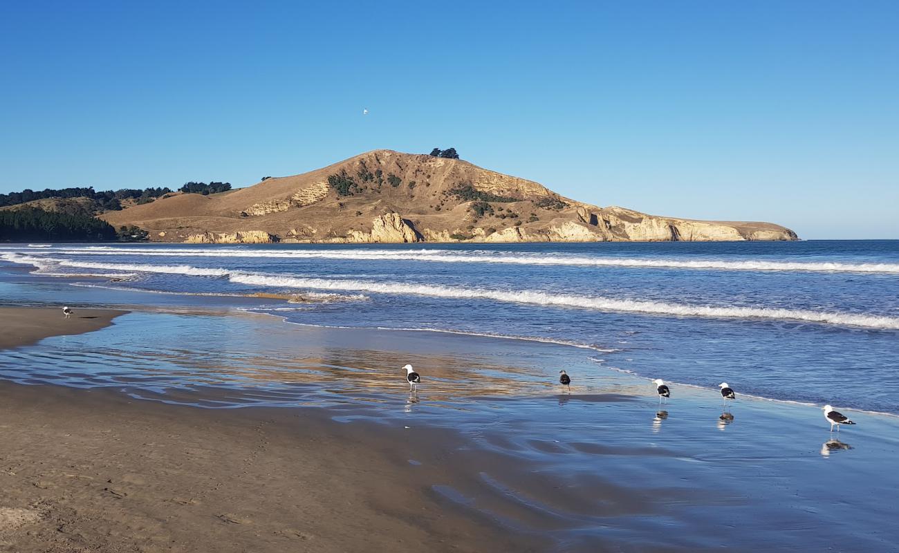 Фото Matanaka Beach с светлый песок поверхностью