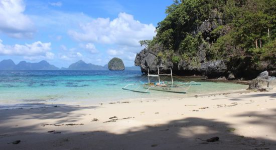 Cove El Nido Beach