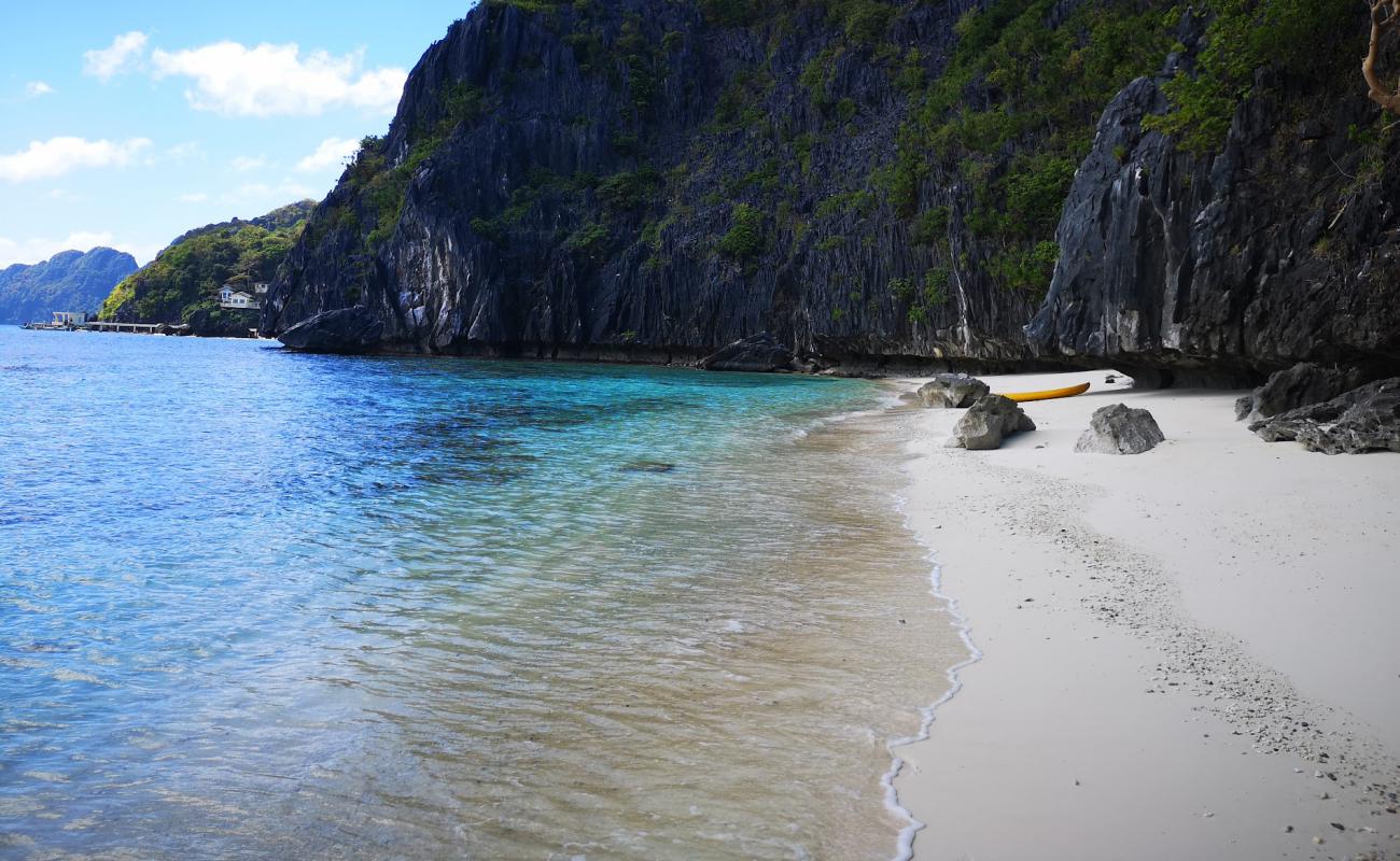 Фото Palilo Beach с светлый песок поверхностью