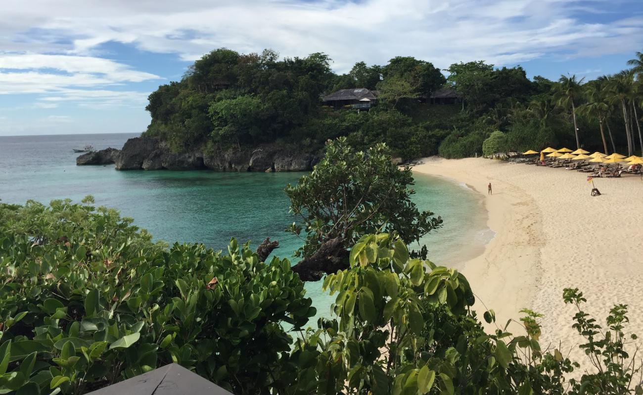 Фото Banyugan Beach с светлый песок поверхностью