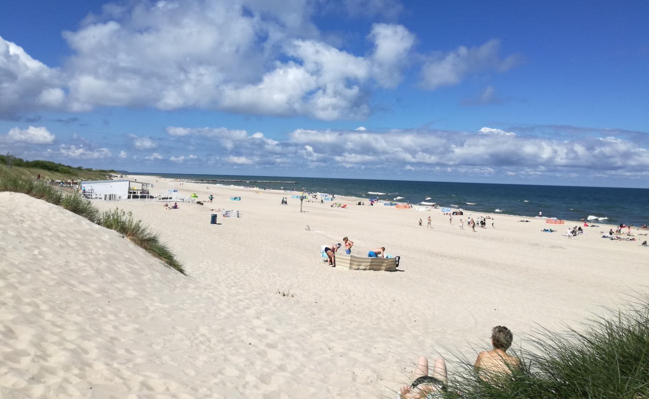 Фото Western Ustka Beach с светлый песок поверхностью