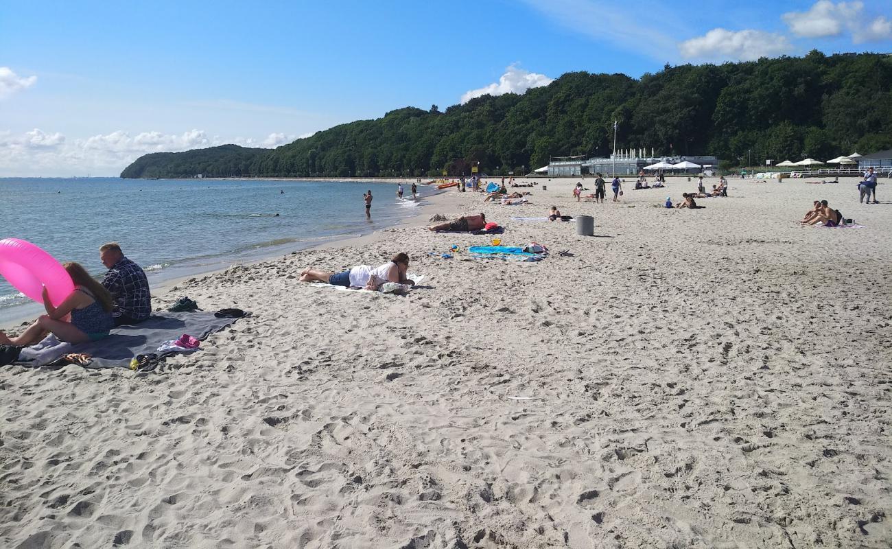 Фото Gdynia beach с светлый песок поверхностью