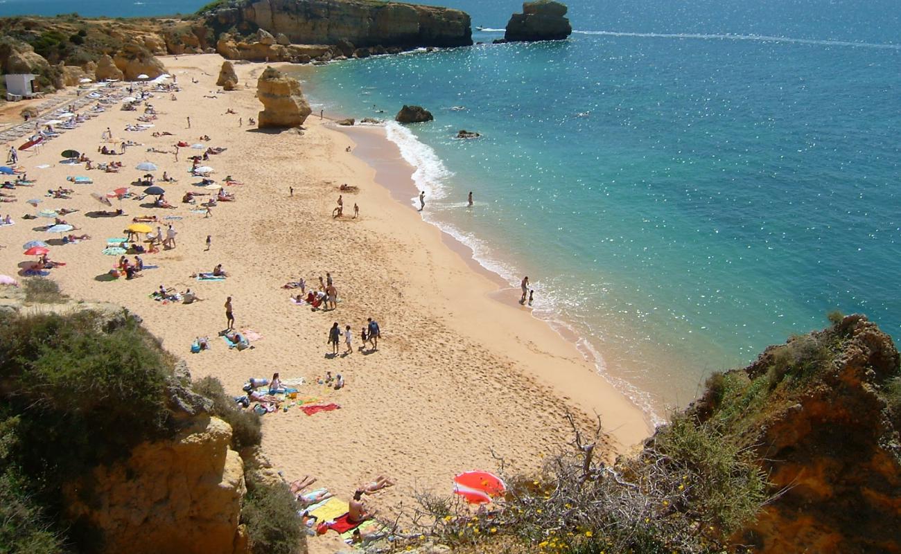 Фото Praia de Sao Rafael с золотистый песок поверхностью