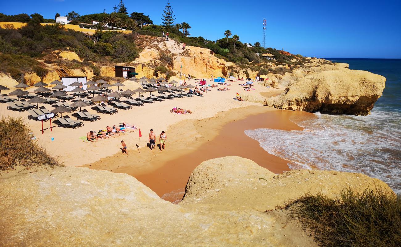 Фото Praia da Gale с золотистый песок поверхностью