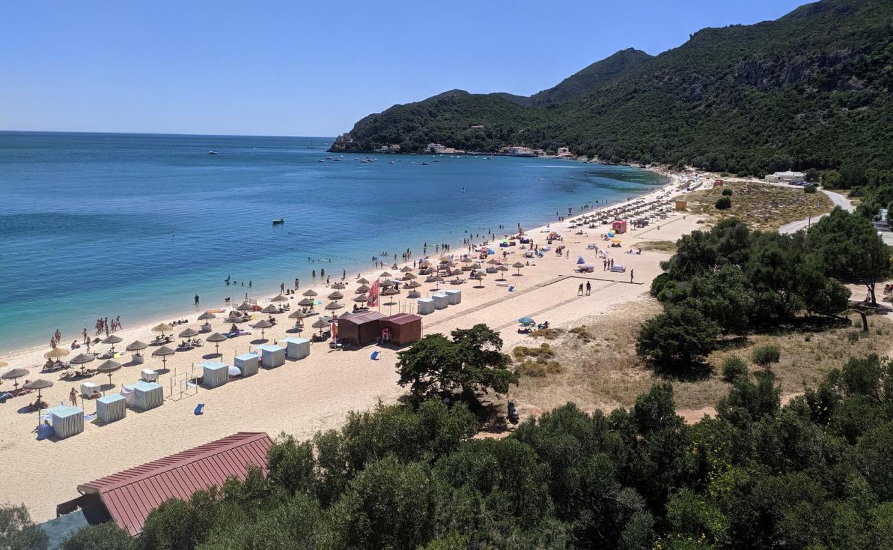 Фото Praia do Creiro с белый чистый песок поверхностью