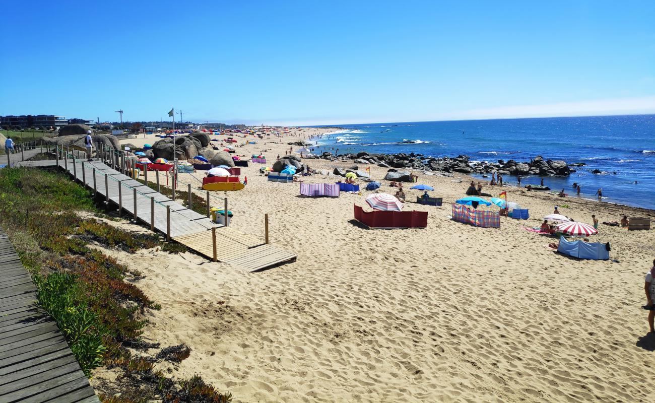 Фото Praia da Sereia с золотистый песок поверхностью