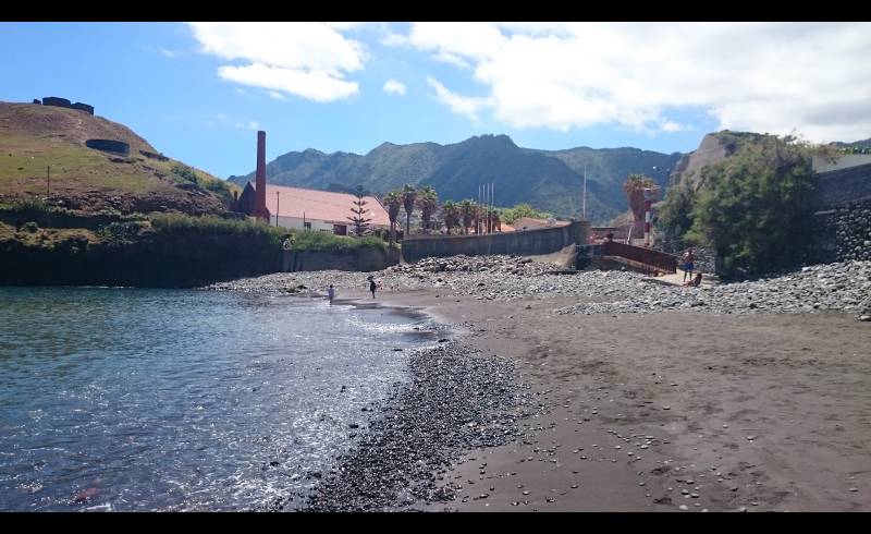 Фото Alagoa beach с серая галька поверхностью