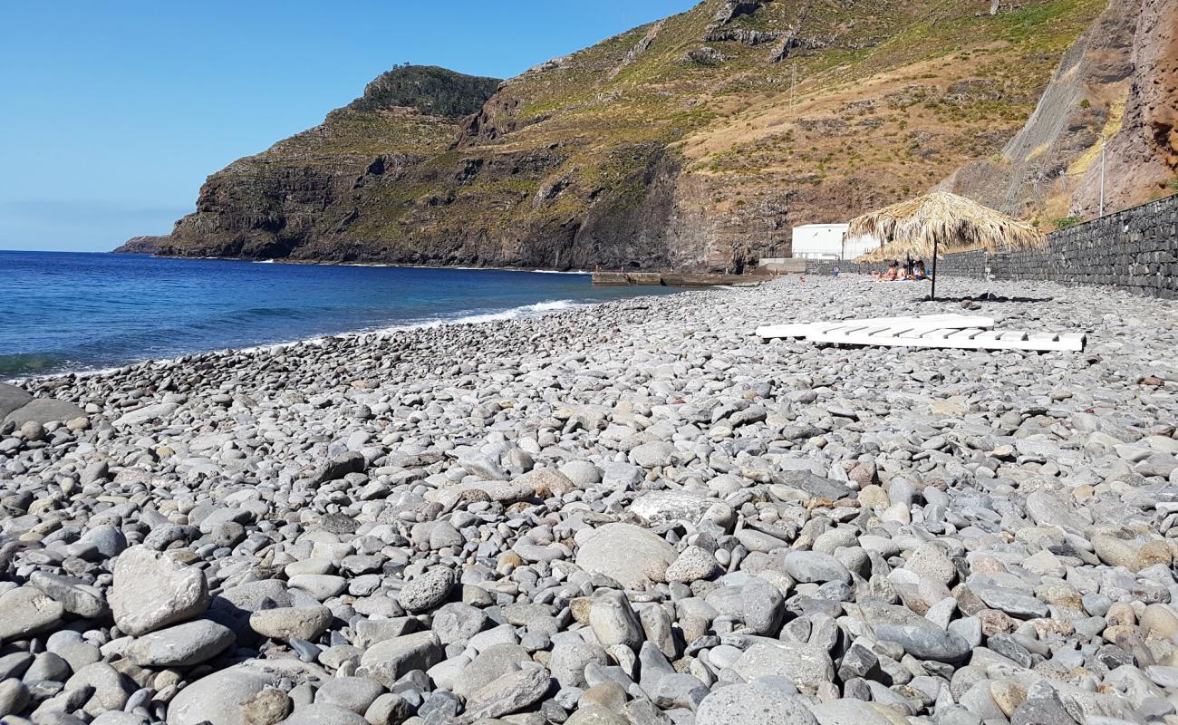 Фото Praia da Ribeira de Natal с камни поверхностью