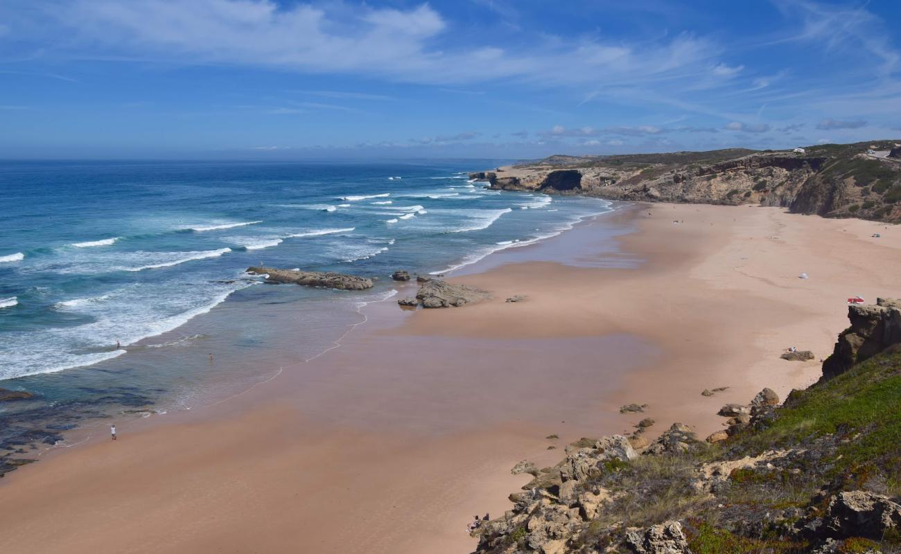 Фото Praia da Fateixa с светлый песок поверхностью