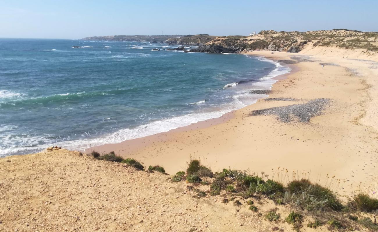 Фото Praia do Carreiro da Fazenda с серый песок поверхностью