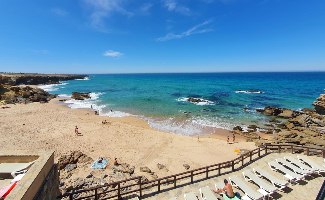 Фото Praia da Arriba с светлый песок поверхностью