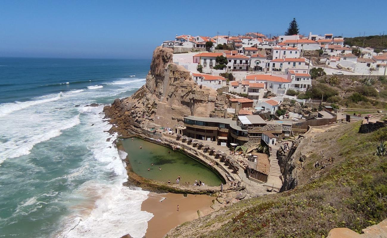 Фото Praia das Azenhas do Mar с светлый песок поверхностью