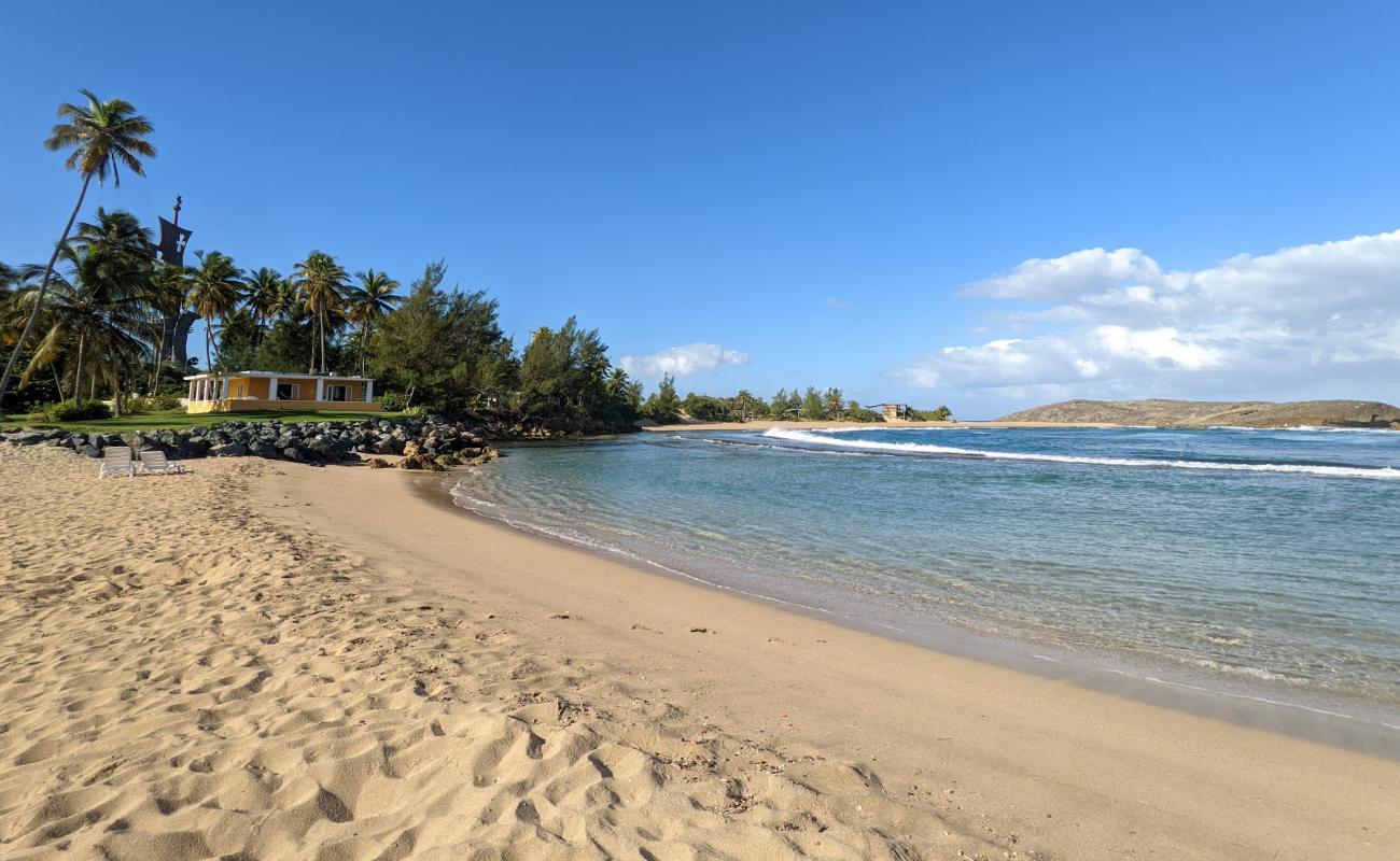 Фото Caracoles beach с светлый песок поверхностью